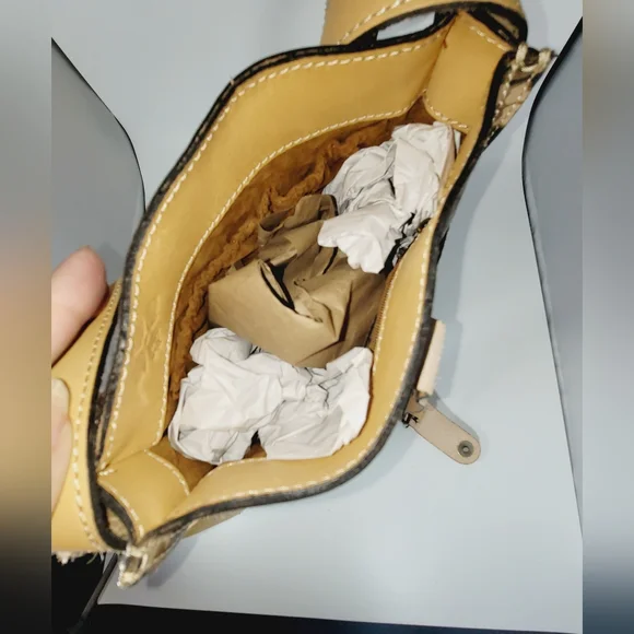 NWT-🤎-Patricia Nash Leather- Italian Folklore Stamped Messenger Cross Body Bag - Picture 7 of 13